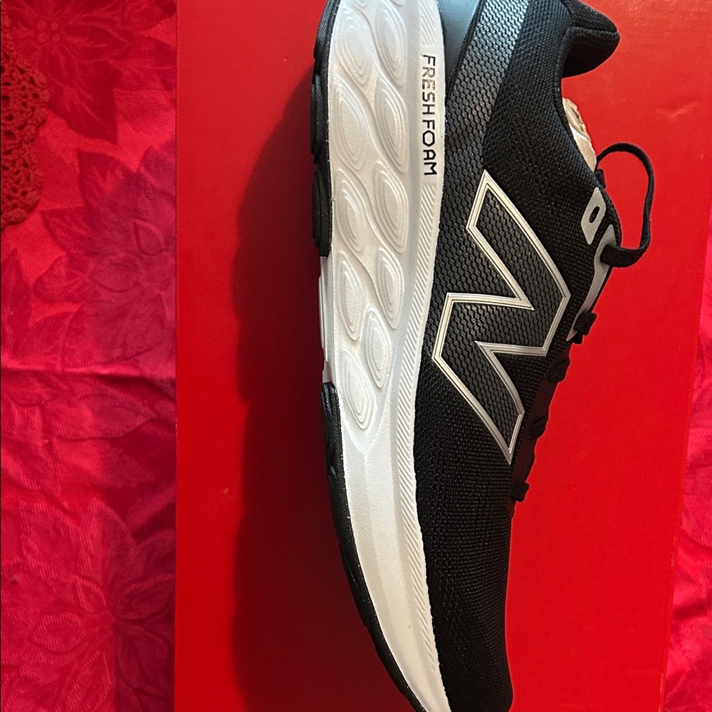 New Balance Men's Black and White Athletic Shoes